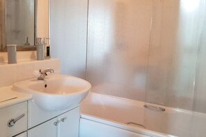 Bathroom - Rustaveli Academy... (Tbilisi)