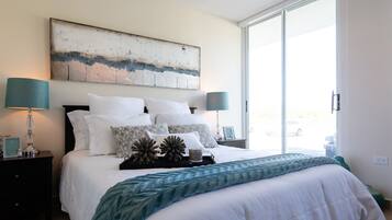 2 bedrooms, iron/ironing board, internet, bed sheets