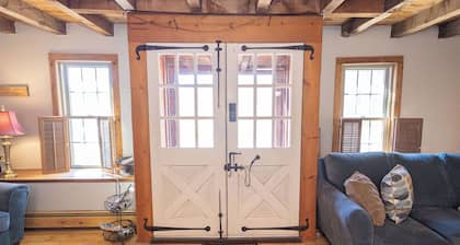 A Comfy Cozy Cottage on Clowney