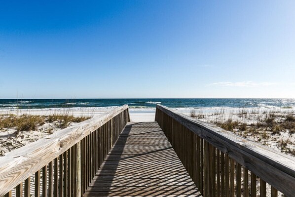 ビーチ、サンラウンジャー、ビーチタオル