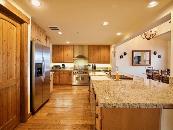 Microwave, oven, dishwasher, coffee/tea maker
