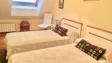 2 slaapkamers, een strijkplank/strijkijzer, gratis wifi, beddengoed