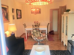 Télévision, chaîne hi-fi