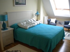 2 chambres, fer et planche à repasser, Wi-Fi gratuit, draps fournis