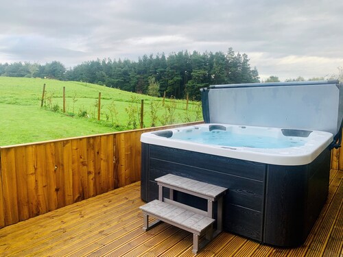 Brock Cottage private Hot Tub DOG/Cat FRIENDLY* with on site fishing