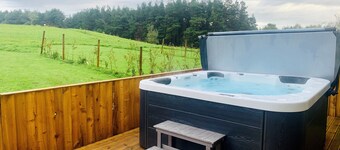 Brock Cottage private Hot Tub DOG/Cat FRIENDLY* with on site fishing