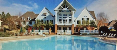Innenpool, Außenpool