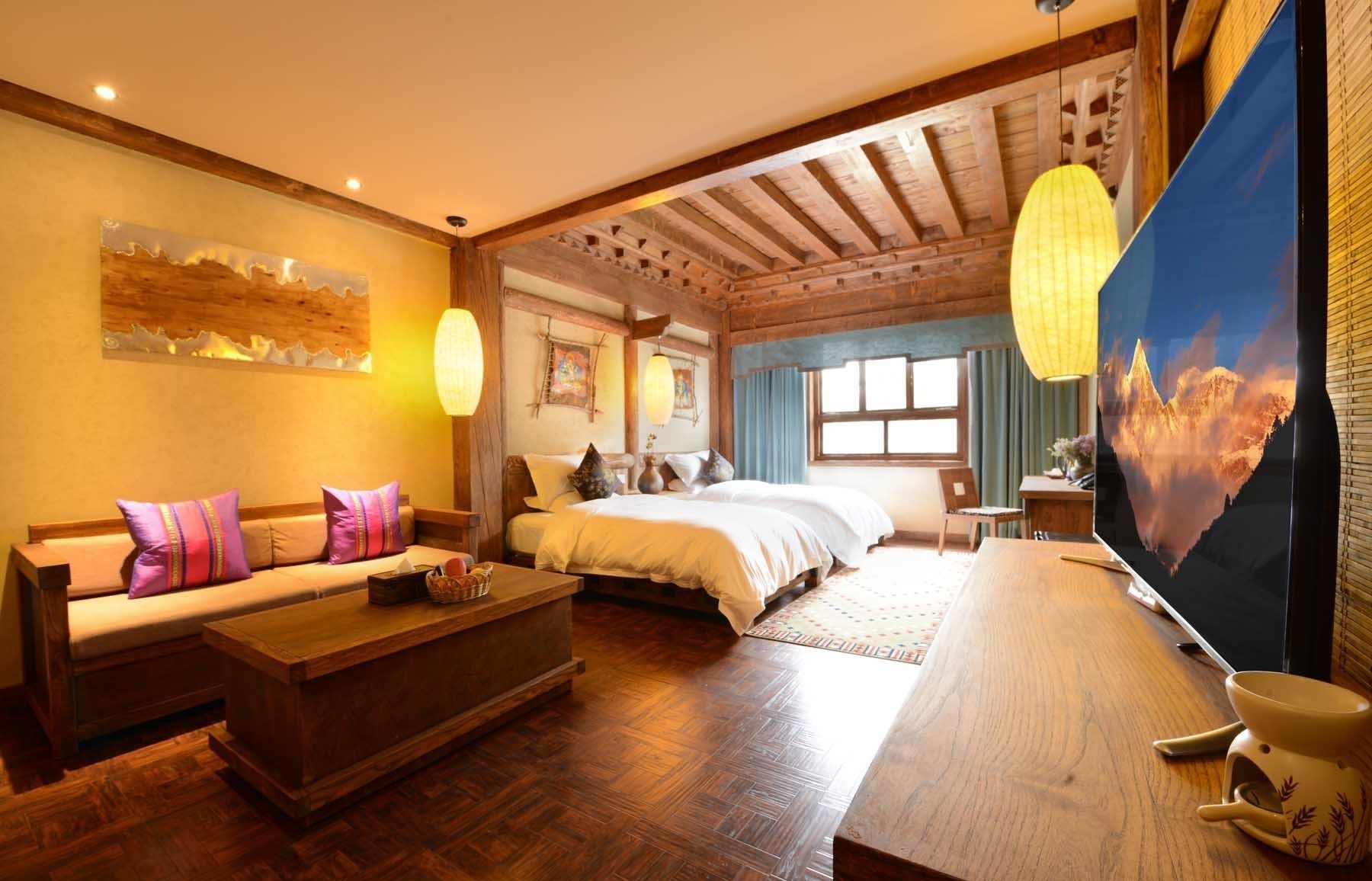 Standaard Twin kamer, roken | Een minibar, een kluis op de kamer, een bureau, verduisterende gordijnen