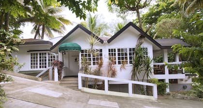 La Casa de Pio Pio - El Gallinero