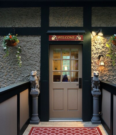 Downtown Asheville's Historic Biltmore Village; Griffin's Lair, shopping, walk.