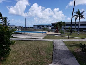 المنطقة المحيطة بالمنشأة