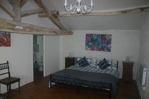 5 chambres, fer et planche Ă repasser, Wi-Fi, draps fournis
