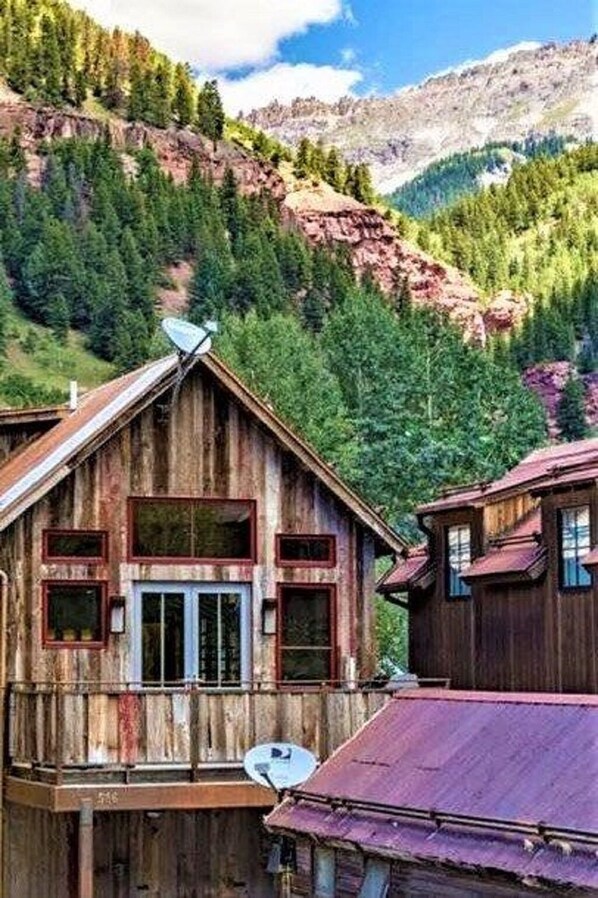 Exterior - CHRISTMAS SPECIAL! Steps to slopes, Gondola & downtown Lux 3B+loft FP/deck/VIEWS (Telluride)