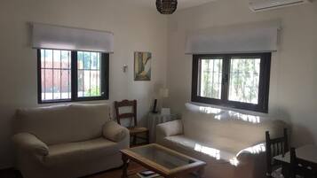 TV, fireplace, stereo