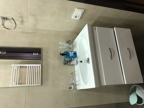 Seife, Shampoo, Toilettenpapier