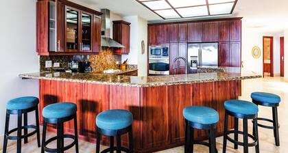 Immense luxe face Ă la mer 3BR / 3BA directement sur la Playa Langosta - Crystal Sands 304