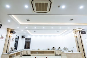 Daily buffet breakfast (VND 30000 per person)