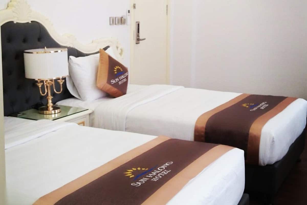Superior Twin Room | 1 bedroom, minibar, in-room safe, desk