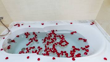 1 bedroom, minibar, in-room safe, desk