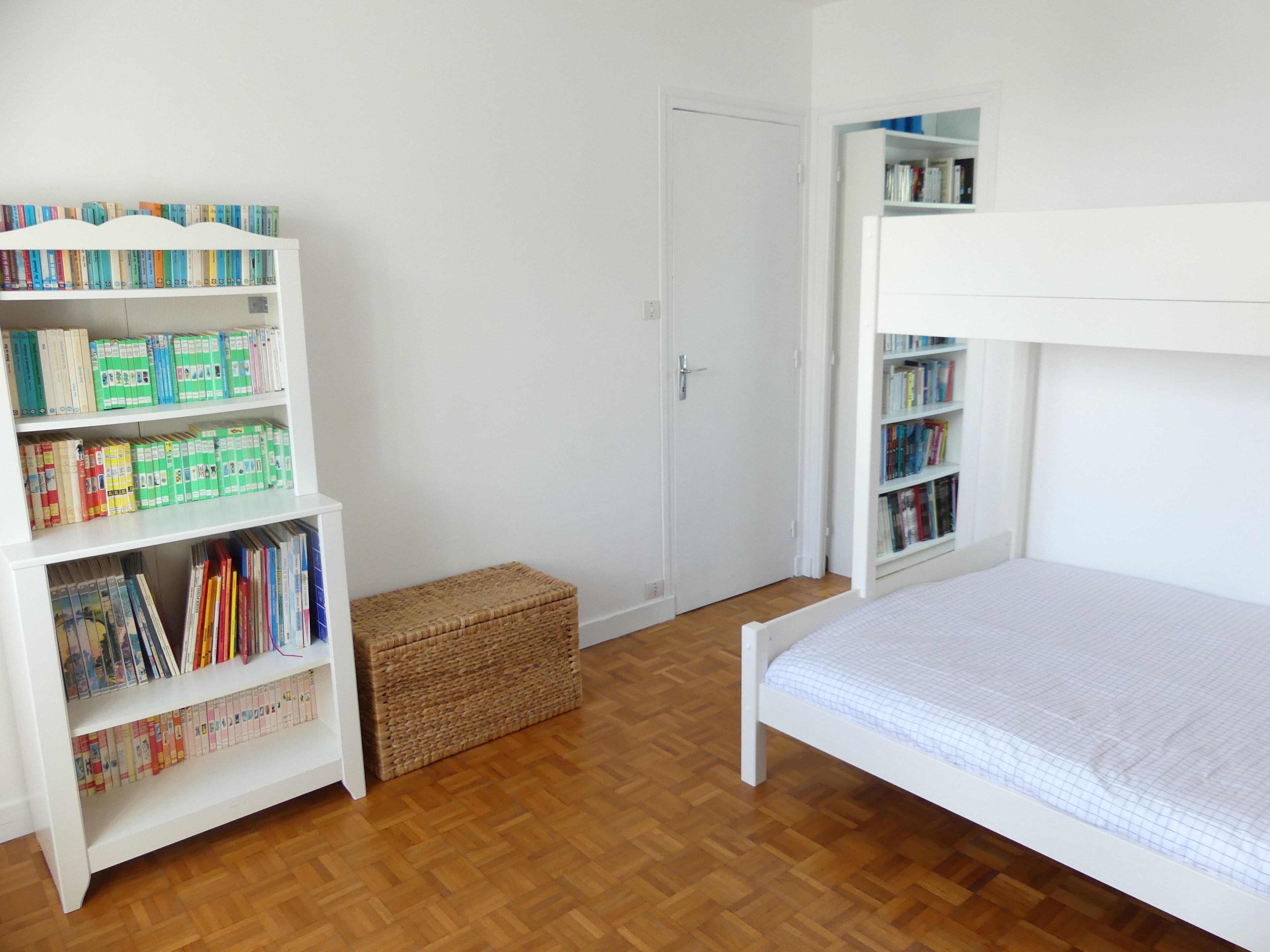 5 bedrooms, iron/ironing board, free WiFi