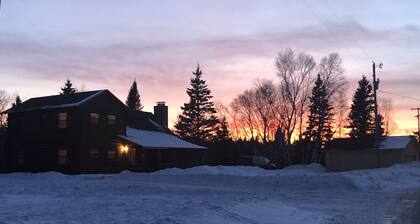 Log Home Retreat in Eagle River