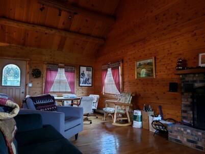 Log Home Retreat in Eagle River