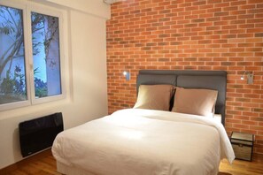 1 chambre, fer et planche à repasser, Wi-Fi, draps fournis