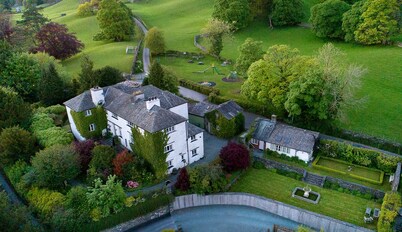 Luxury country house for up to 18 in the heart of Beatrix Potter's Lake District