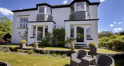 Luxury country house for up to 18 in the heart of Beatrix Potter's Lake District