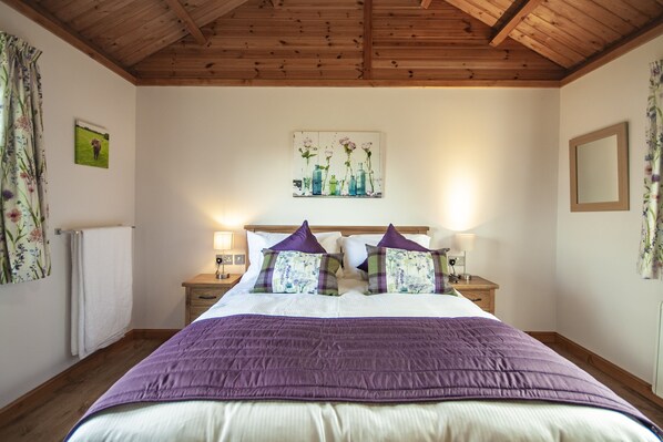 1 غرفة نوم ومكواة/لوح كي وملاءات أسرّة