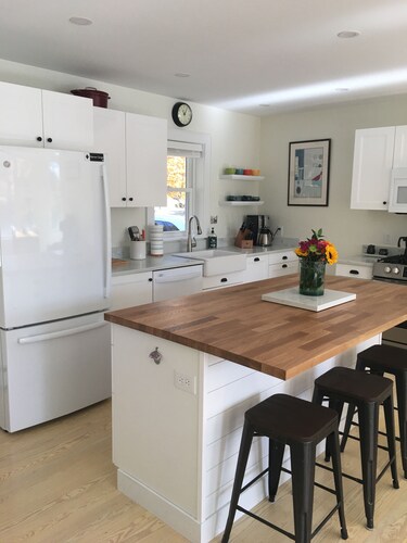 Pond House - Donnell's Pond in Franklin, Maine