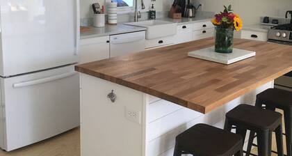 Pond House - Donnell's Pond in Franklin, Maine