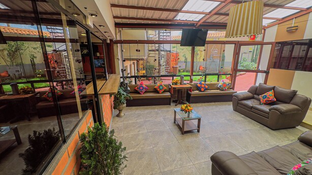 Front of property - Andean Atoq Hostel (Cusco)
