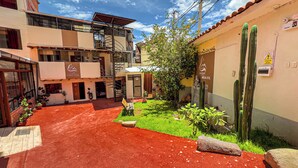 Exterior - Andean Atoq Hostel (Cusco)