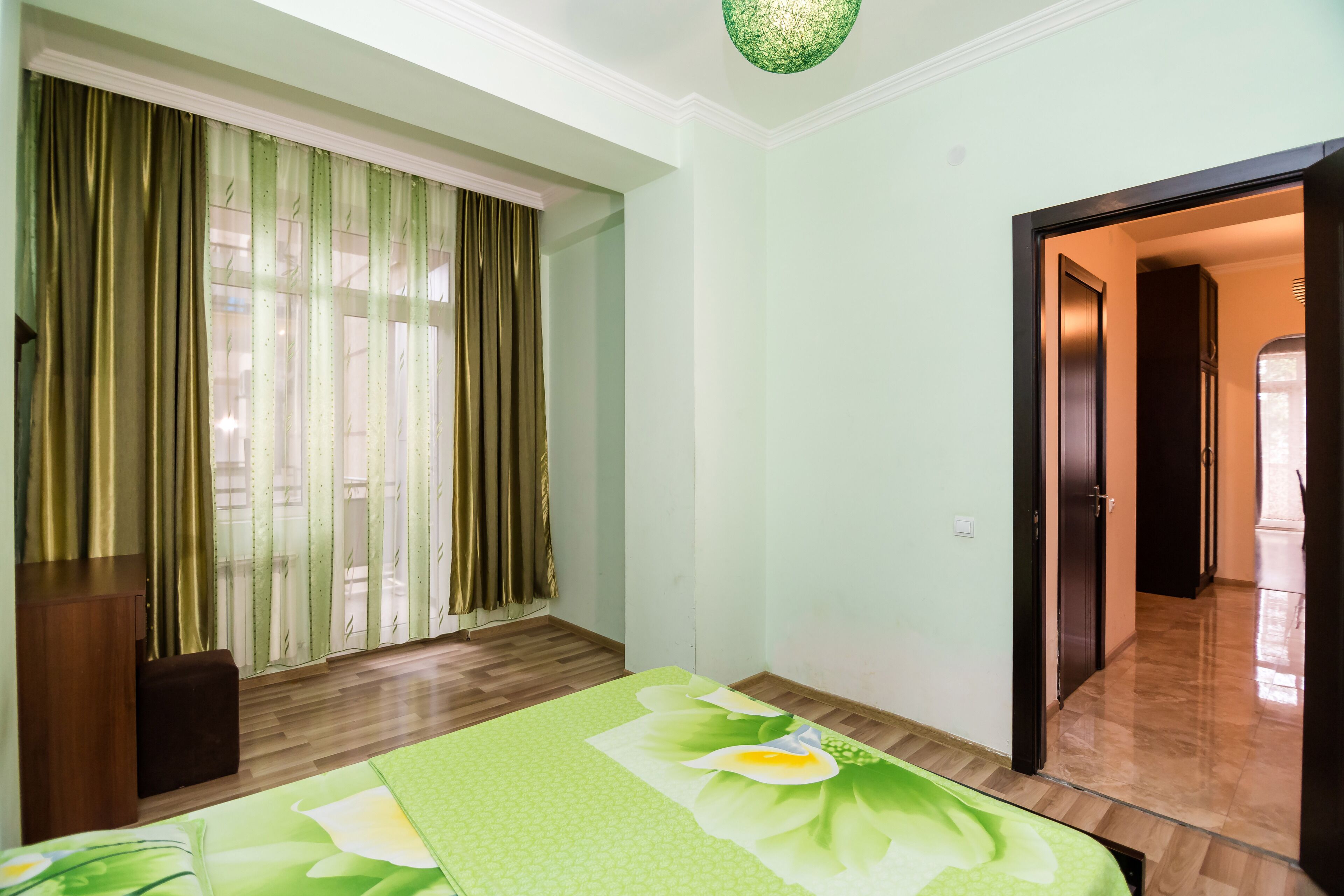 3 室のベッドルーム、WiFi (無料)