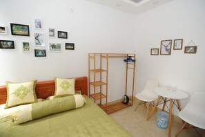 Chambre Deluxe, vue sur le lac | Bureau, système d’insonorisation, accès au Wi-Fi (inclus)