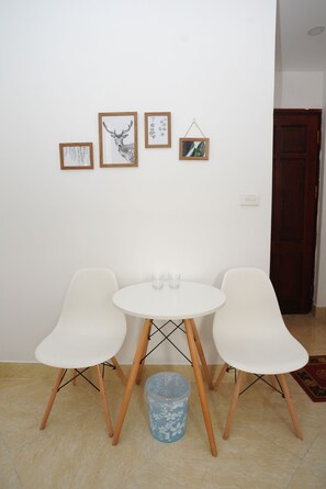 Room amenity - Ruby Lakeview Homestay (Hanoi)