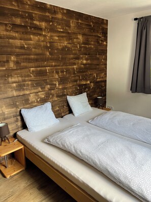 1 Schlafzimmer, Bügeleisen/Bügelbrett, Reisekinderbett, kostenloses WLAN