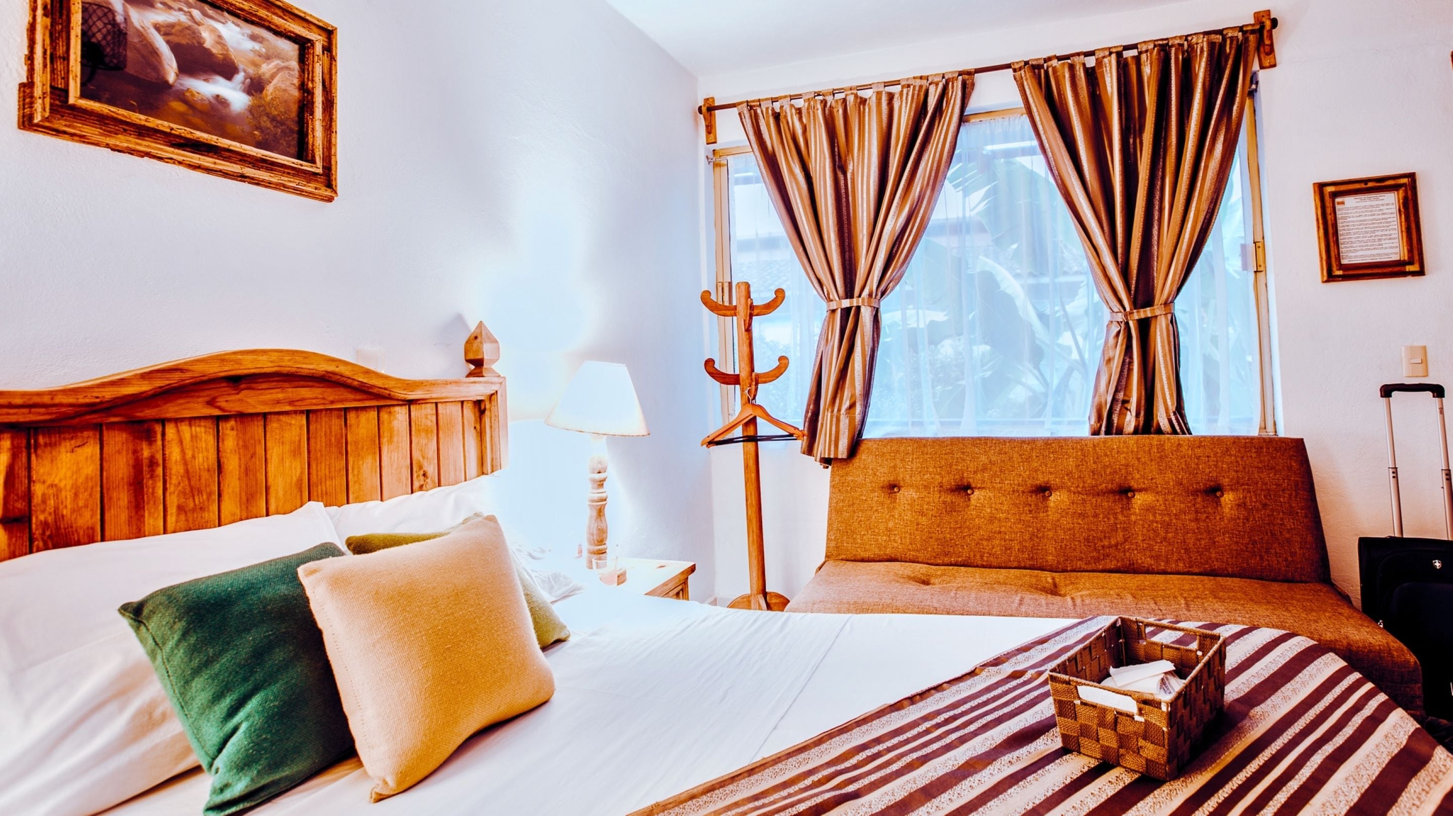 Traditional Single Room, 1 Queen Bed with Sofa bed, Garden View | Down comforters, desk, blackout drapes, free WiFi