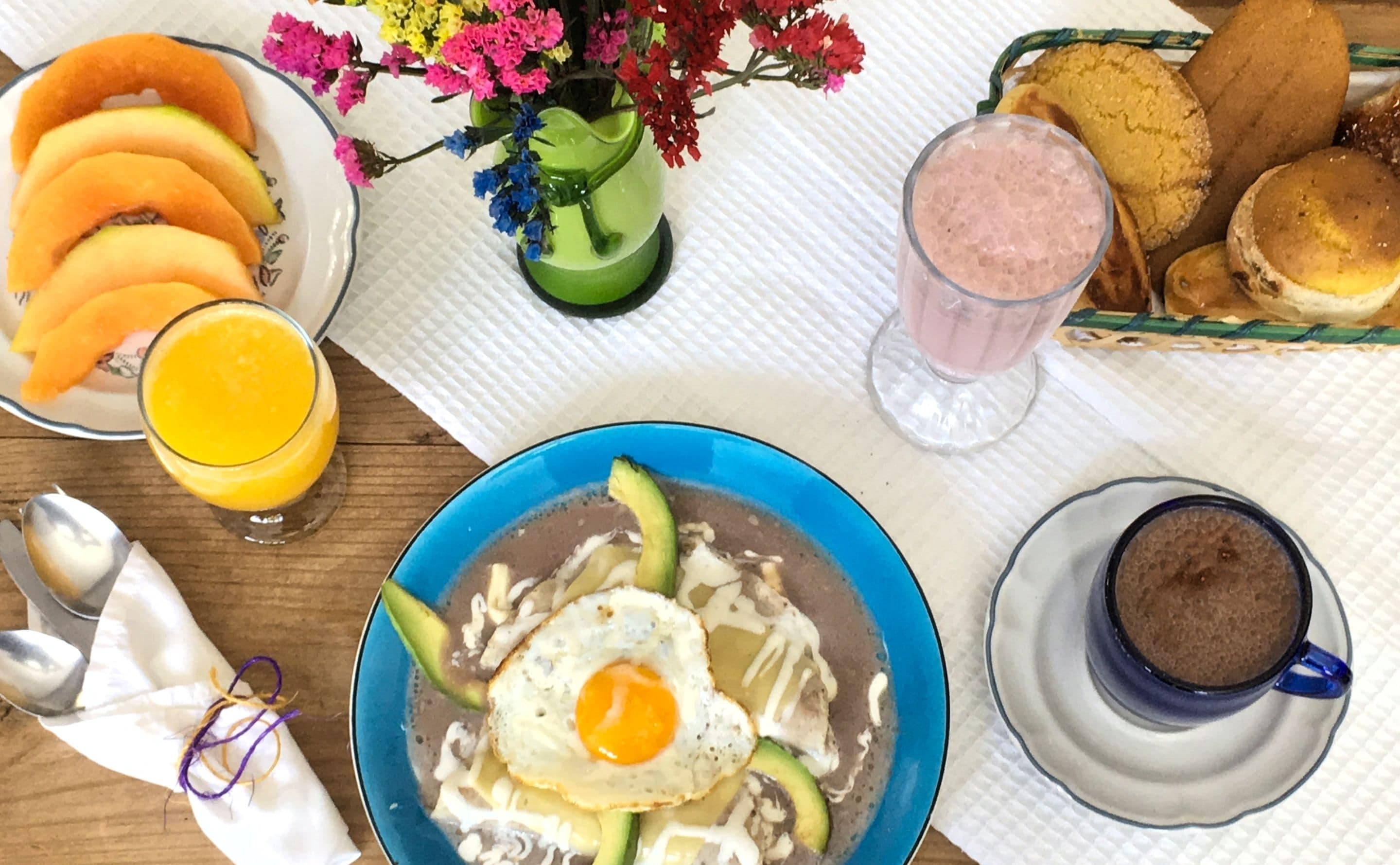 Daily continental breakfast (MXN 100 per person)