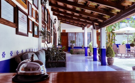 Reception hall. Hostal Plaza Central