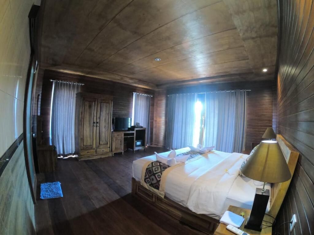 In-room safe, blackout curtains, rollaway beds, free WiFi