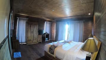 In-room safe, blackout curtains, rollaway beds, free WiFi