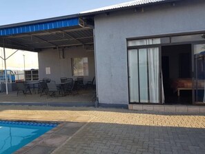 Outdoor dining - comfortable accommodation in Windhoek, Namibia. (1) (Windhoek West)