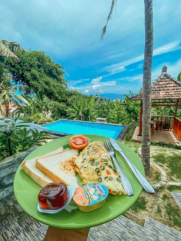 Daily cooked-to-order breakfast for a fee