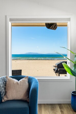 Interior - 4153O  Beauty and the Beach (Oxnard)