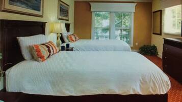 3 bedrooms, in-room safe, iron/ironing board, WiFi