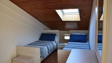 2 Schlafzimmer, Bügeleisen/Bügelbrett, Bettwäsche