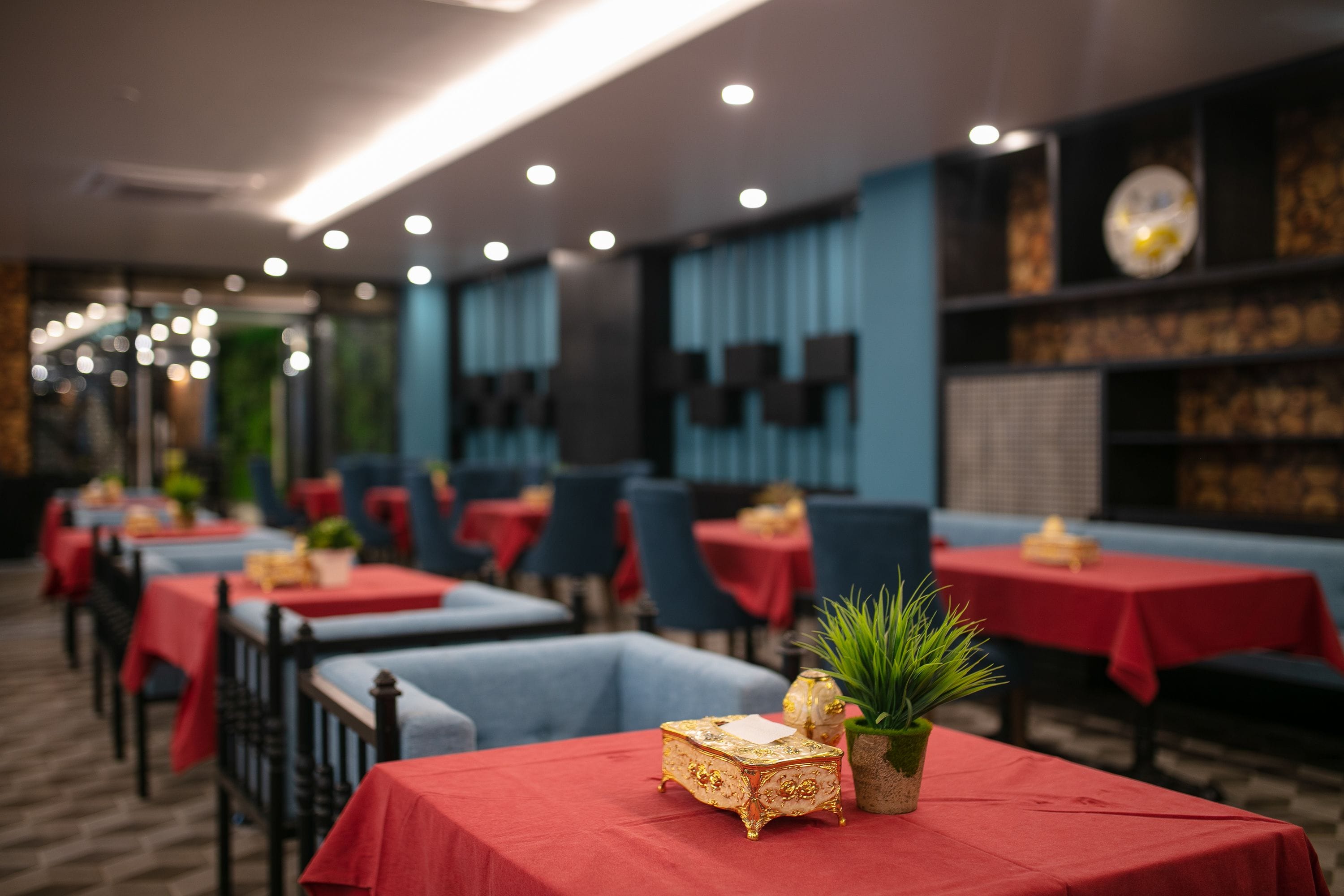 breakfast, lunch, dinner served; local and international cuisine