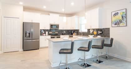 5🌟Clean Rated-Movie/Game Room, 3780 SF,❤️12p Dining